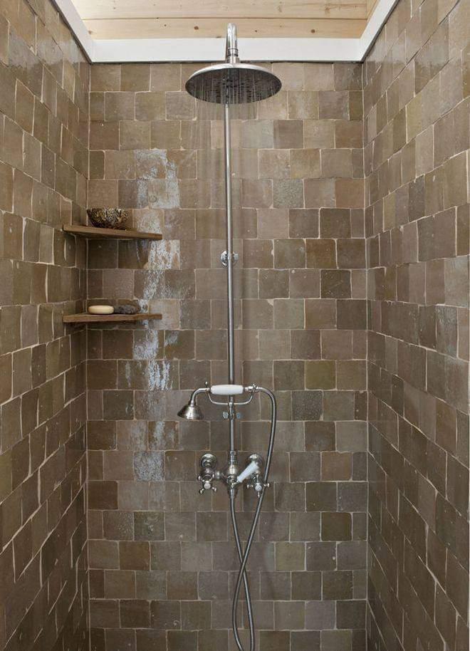 Zellij salle de bain brun olive – Finition naturelle mate