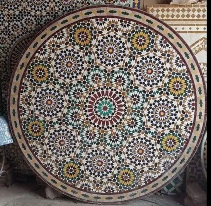 Table en Zellige "Souveraine" – Mosaïque Royale Multicolore