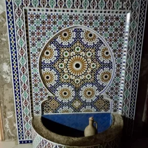 Grande Fontaine Murale "Fès Impériale" – Rosace et Entrelacs Complexes